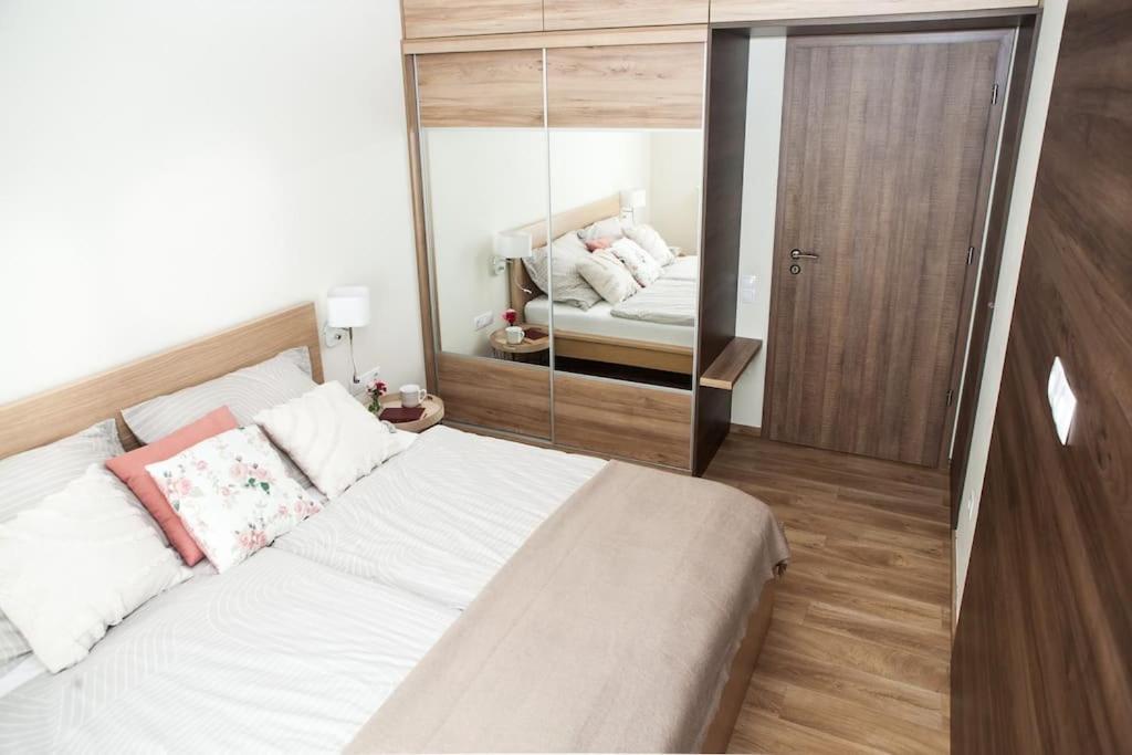 Liszt Apartman Győr Buitenkant foto